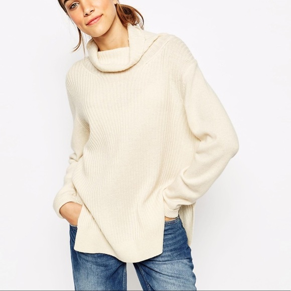 Ganni // Mercer Turtleneck Sweater Size L